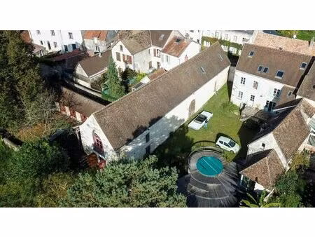 demeure de caractère avec dépendances sainte mesme 78730