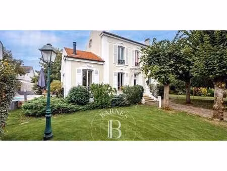 maison contemporaine avec piscine et jardin la varenne saint hilaire (94)