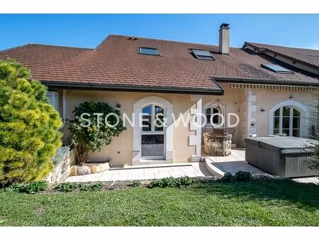 maison de luxe à vendre à cernex