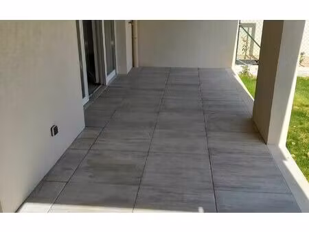 location appartement  60.03 m² t-3 à cuers  879 €