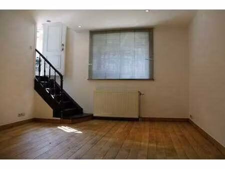 quartier chatelain studio piece principale + cuisine + sdd