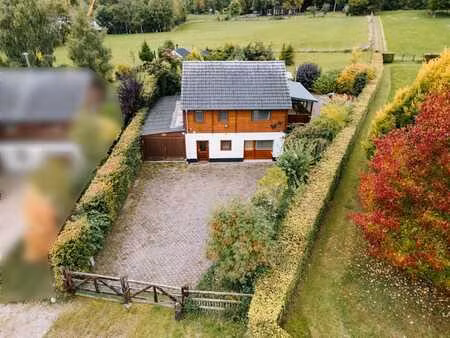 charmant chalet en bois en pleine nature