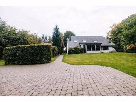 maison 4 façades avec vue dégagée sur la campagne