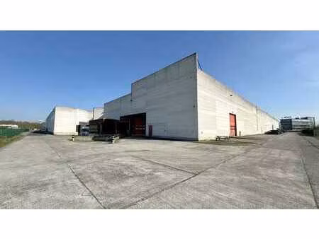 entrepôt avec bureau à louer près de l'e19 à malines