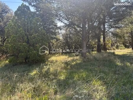 terrain 1 350 m² aureille