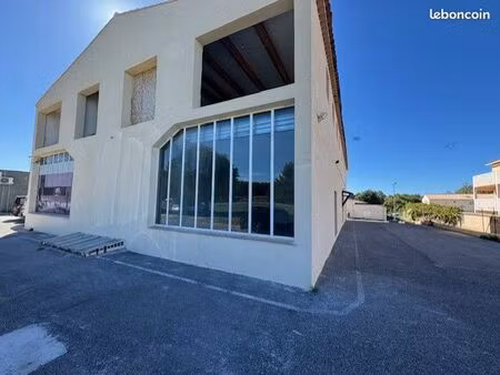 local commercial 200 m² saint-cannat