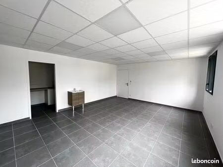 bureaux 28 m² venelles