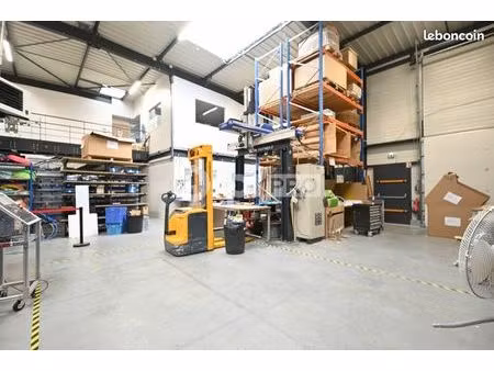 local d'activité 600 m²