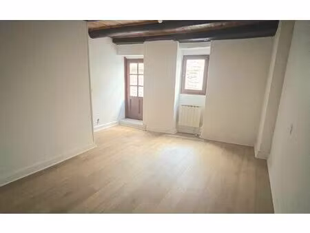 location maison  m² t-3 à saint-georges-les-bains  550 €