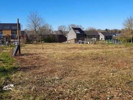 beau terrain à bâtir lot 1