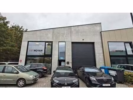 à louer – unité pme moderne avec bureaux – lierre