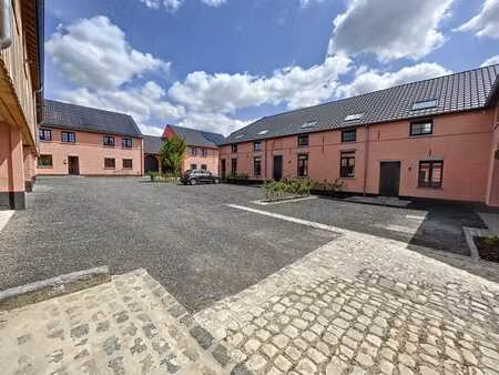 bureau neuf de +-250m² avec garage pour 2 voitures