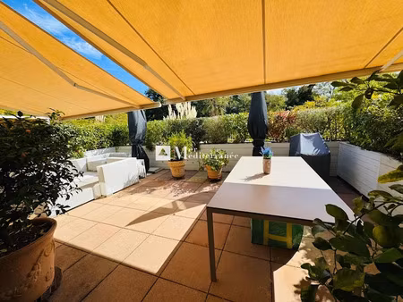 vente appartement 4 pièces 98 m² à cogolin (83310)  725 000 €