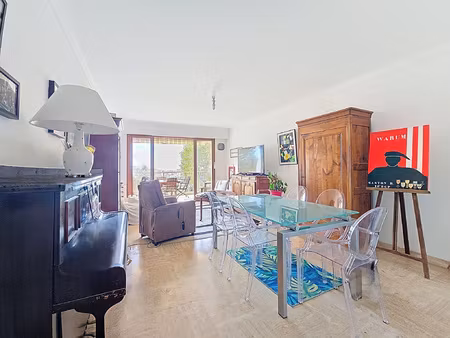 proche centre-ville - avant dernier etage - 4 pieces 98 m2 -