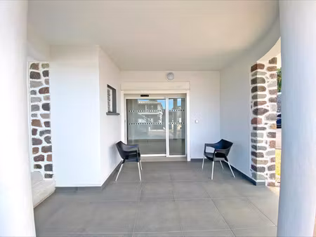 local professionnel de 90m2