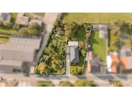 charmante open bebouwing met royale bouwgrond in een doodlo…