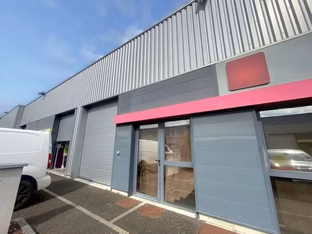 vente locaux professionnels à tresses (33370)  169 900 €