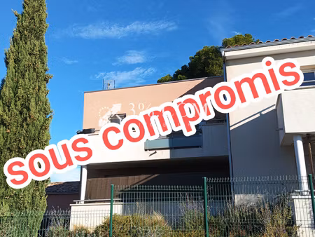 appartement t3 avec terrasse et parkings