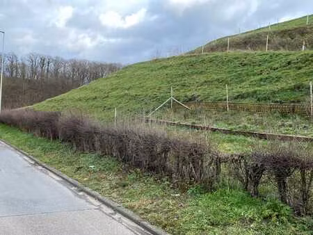 4 terrains avec permis octroyé + 1 terrain constructible