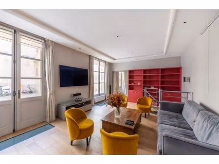 paris (75004) - place des vosges - appartement 5 pieces - parfait etat - au calme - terras