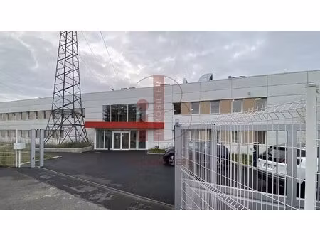 fontainebleau 77 entre a5 et a6. a vendre - murs libres batiment industriel 2.200m2 -. ter