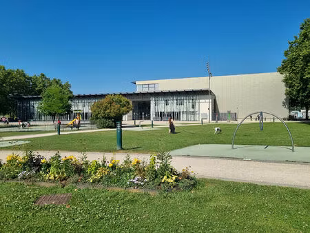 local à usage professionnel bureau 57.54 m2 à louer rumilly