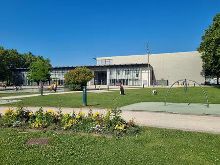 local à usgae professionnel bureau 57.54 m2 à louer rumilly