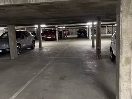 a vendre place de stationnement en sous-sol quartier rond point de paris