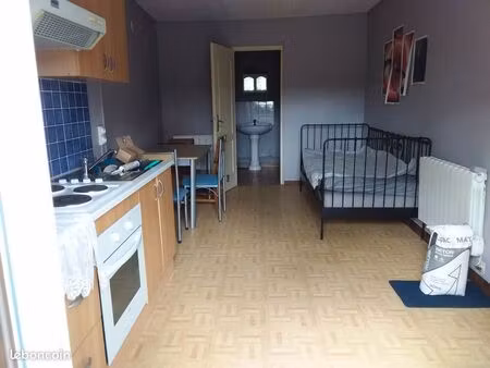 studio avec une chambre