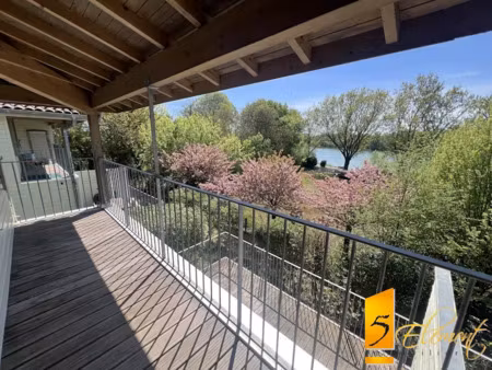 location appartement 3 pièces 73.61 m² à trévoux (01600)  890 €