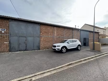 à louer – local professionnel / bureaux – 2 500 € ht