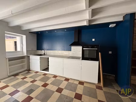 location maison 4 pièces 103.5 m² à montaigu-vendée (85600)  910 €