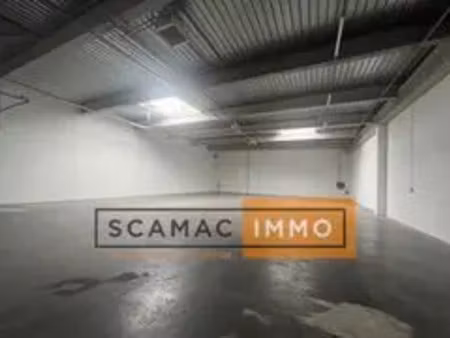 local d'activités de 568m²