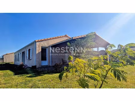 exclusivité nestenn - maison plain-pied 3 chambres et garage à maillezais (85)