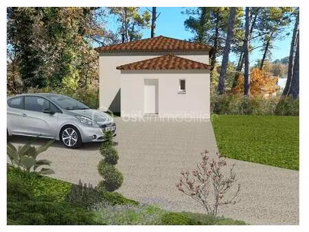 terrain de 2 300 m² à callian