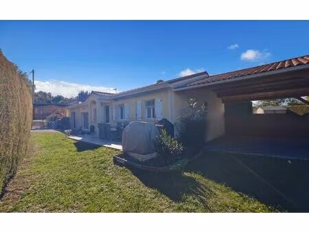 maison montrem m² t-5 à vendre  262 150 €