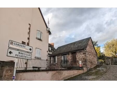 location maison  29.6 m² t-2 à saint-cyprien-sur-dourdou  410 €