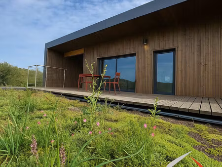 à louer : bureau neuf de 48 m² avec terrasse à donzenac