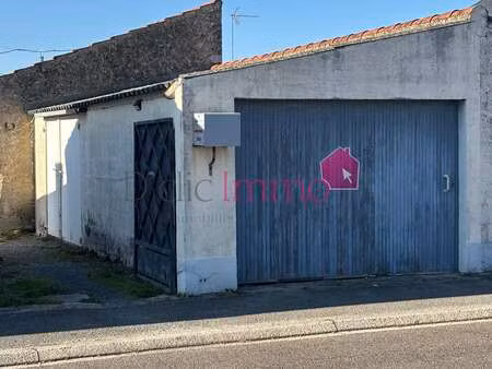 vente garage et parking à soullans (85300) : à vendre / 18m² soullans