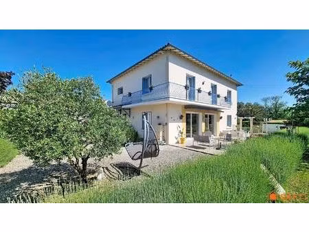 maison familiale - beaux volumes – secteur calme