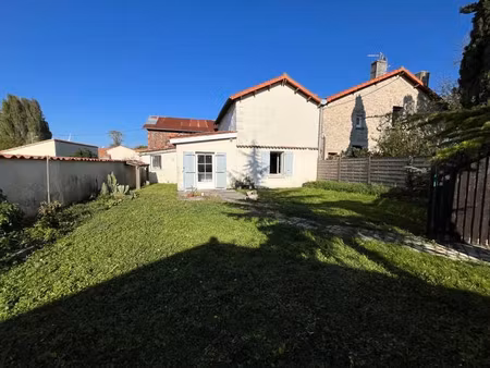 vente maison 3 pièces 94 m² à lonnes (16230)  81 360 €