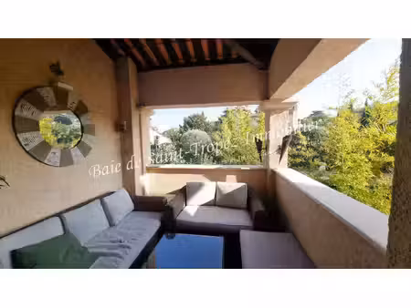 superbe duplex entièrement rénové dans résidence avec piscine