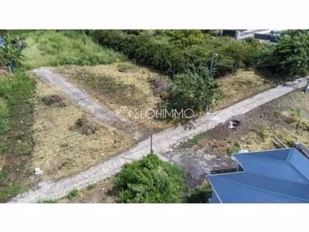 vidéo - terrain viabilisé de 664 m² avec aperçu vue mer et permis de construire  martiniqu