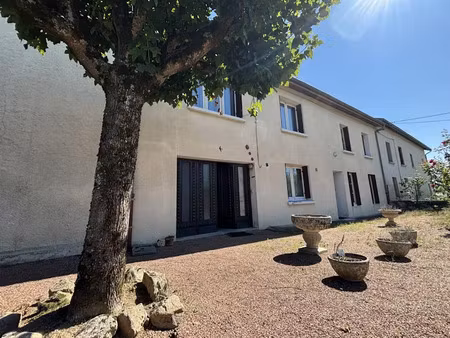 vente maison 6 pièces 133 m² à puy-guillaume (63290)  149 000 €