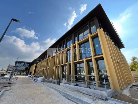 location bureau 2052 m² à aix-en-provence (13290)