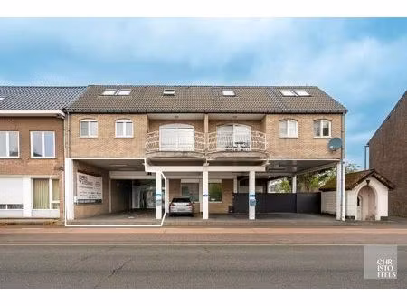 verhuurde handelsruimte van 90m² met investeringspotentieel nabij het centrum van maasmech