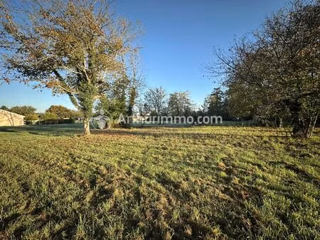 vente terrain 2000 m2 à neuvic