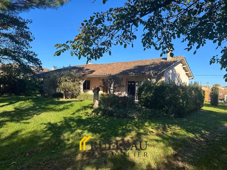 maison avec dependances sur grand terrain: belle vue sur la