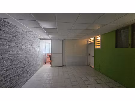location local commercial 50m² basse terre 97100