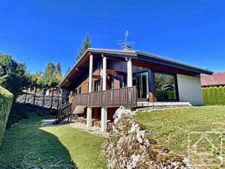 spacieux chalet de 8 pièces composé de 2 logements et garage double